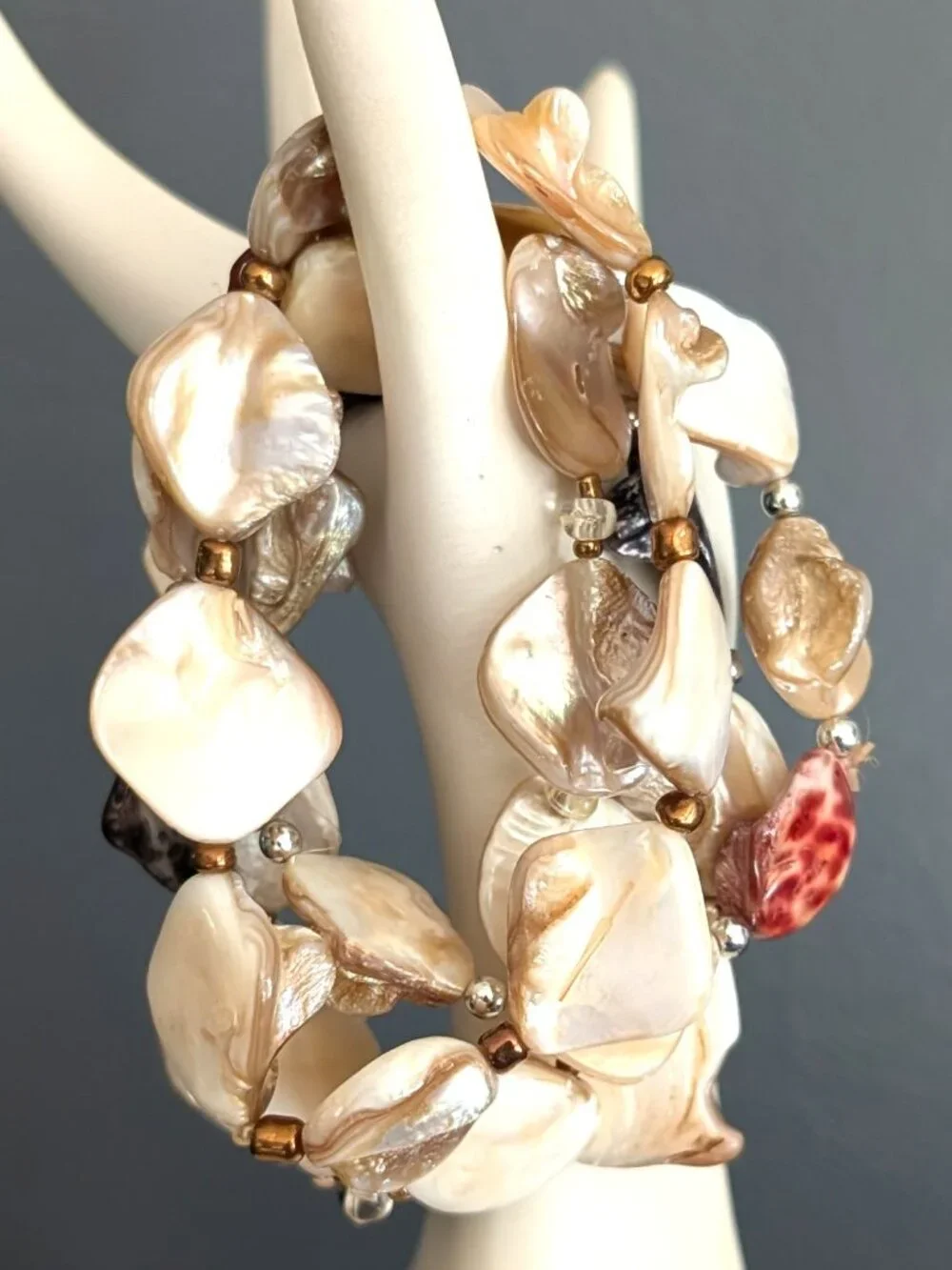 Set of 4 polished shell stretch bracelets-neutral tones